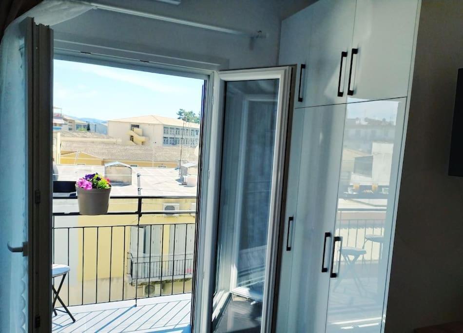 Chrysa's Cozy Corfu (city)